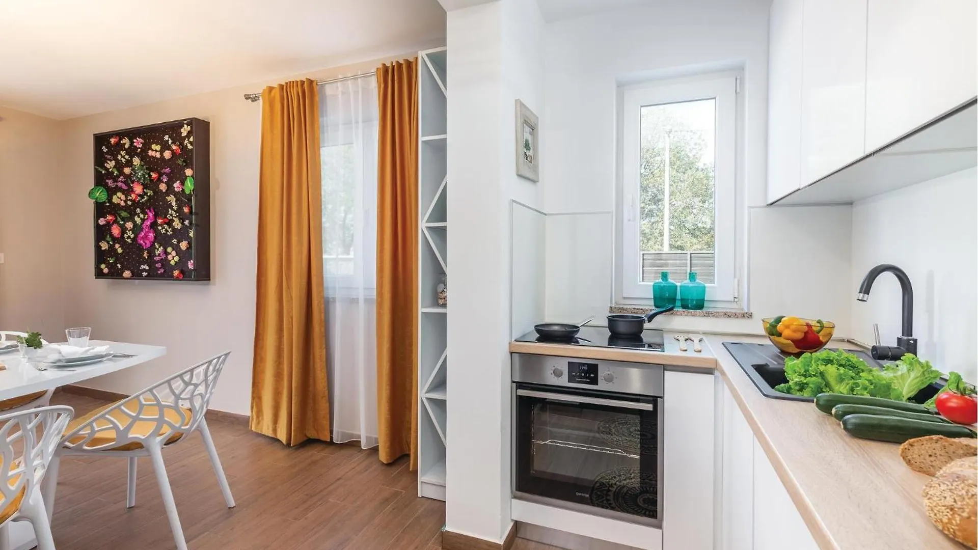 4 Bedroom Cozy Home In Mihatovici Rosini 度假居