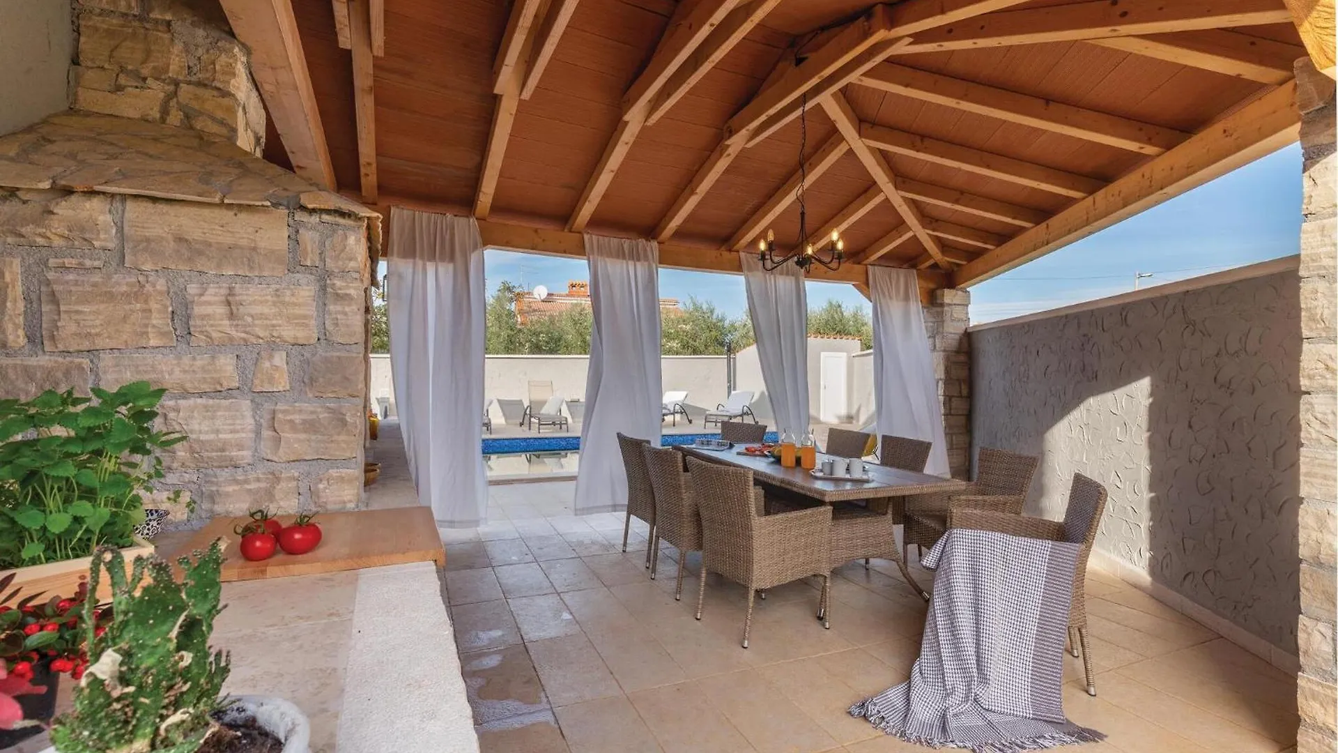 度假居 4 Bedroom Cozy Home In Mihatovici Rosini