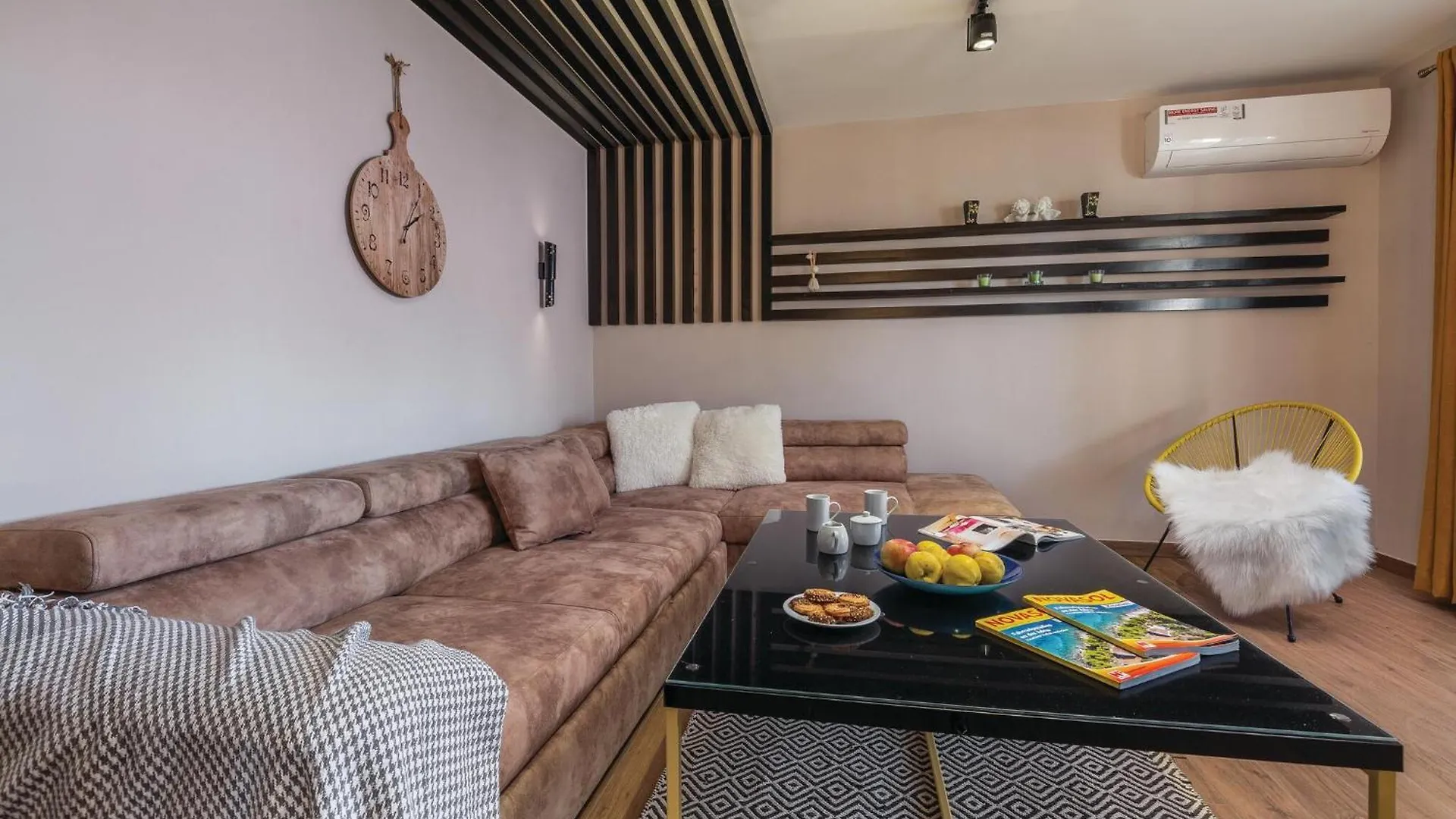 4 Bedroom Cozy Home In Mihatovici Rosini 0*,